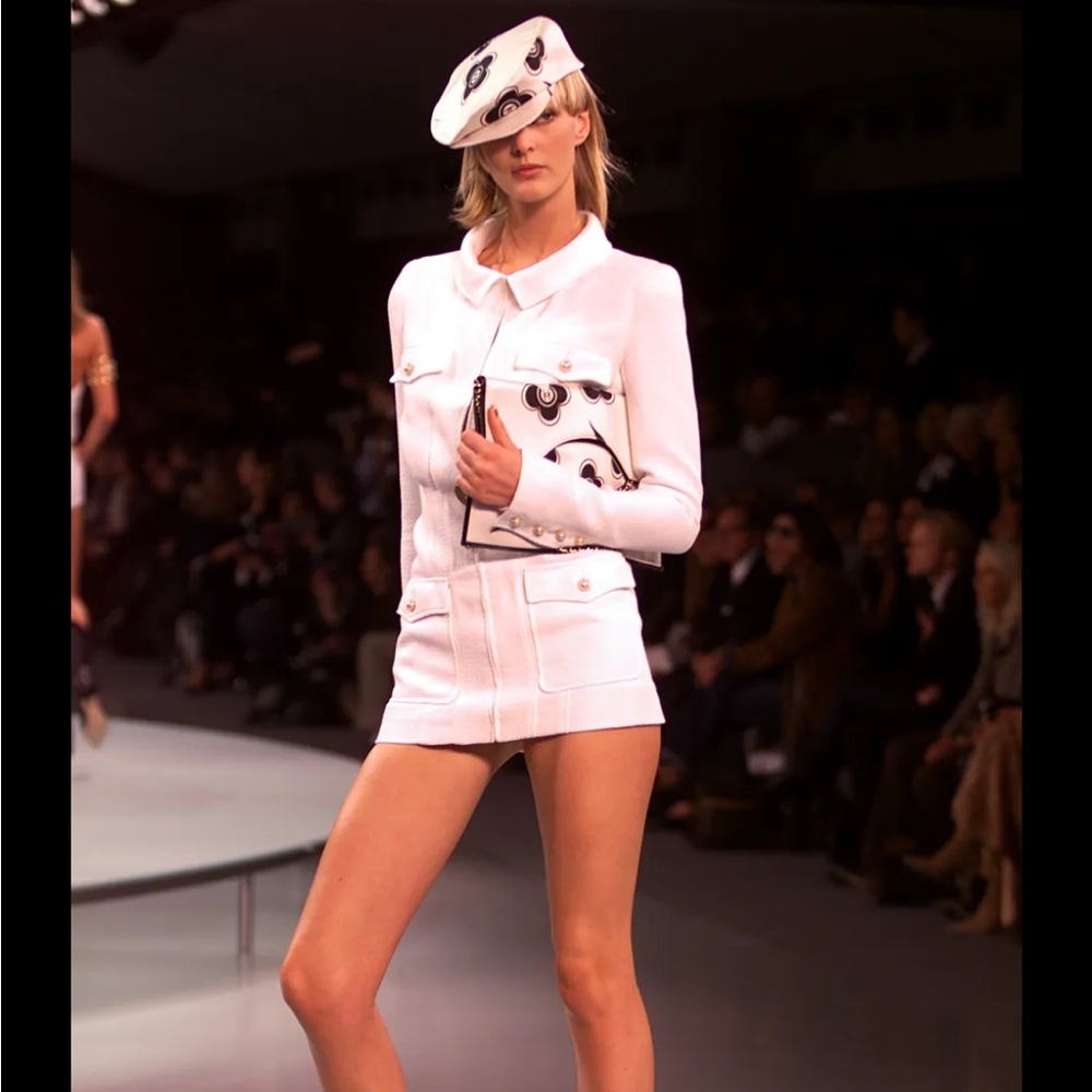 Chanel 02P white summer transitional jacket with pearl buttons size 36. NWTs